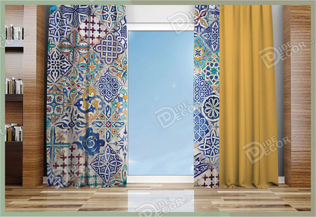 پرده پانچ کلاسیک کد P-32 دارای طرح مربع های اسلیمی آبی رنگ و نیمی از یک پانل آن خردلی