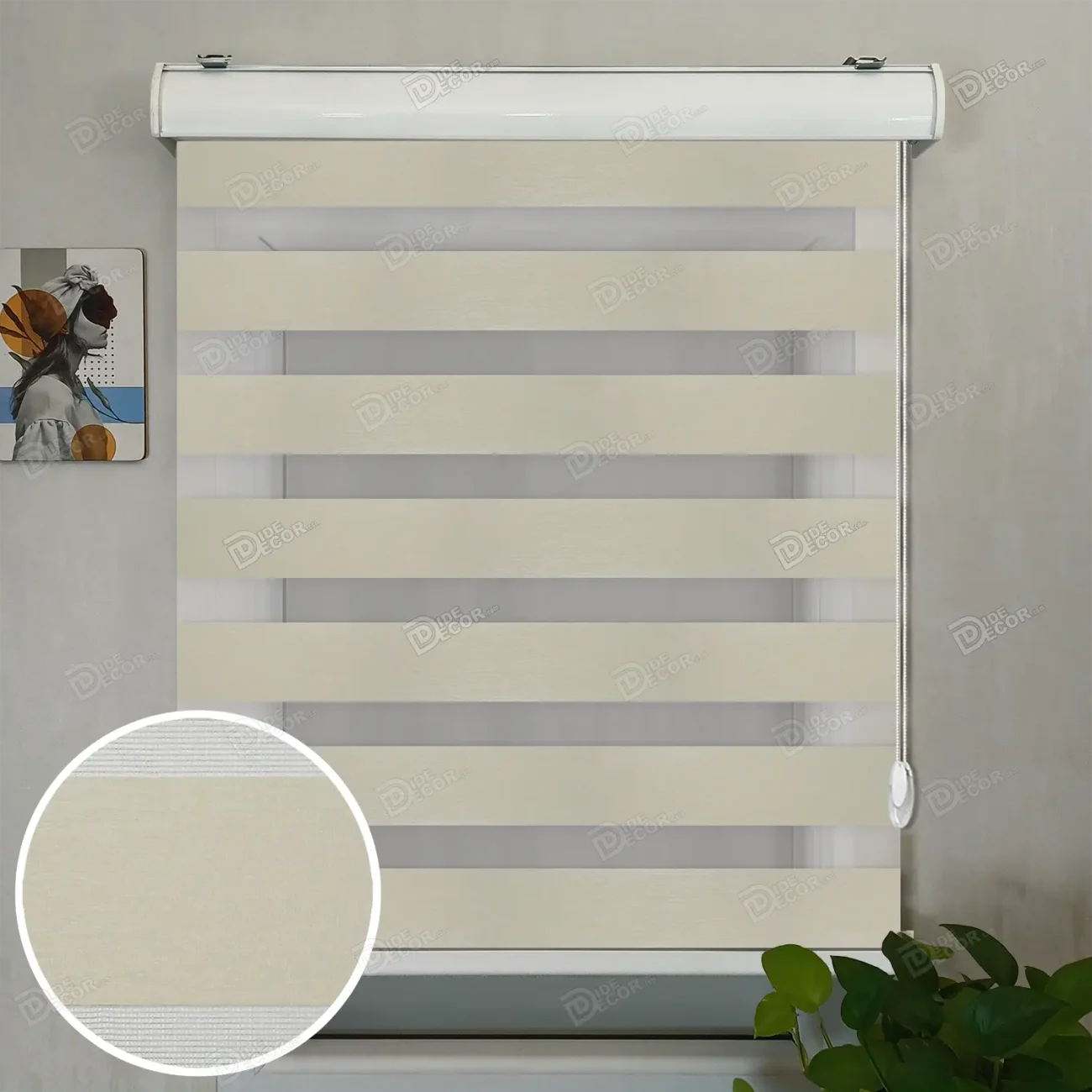 پرده زبرا کد T2843 با پارچه ساده ریزبافت به رنگ کرم روشن، مناسب برای هماهنگی با دکوراسیون‌های مختلف.