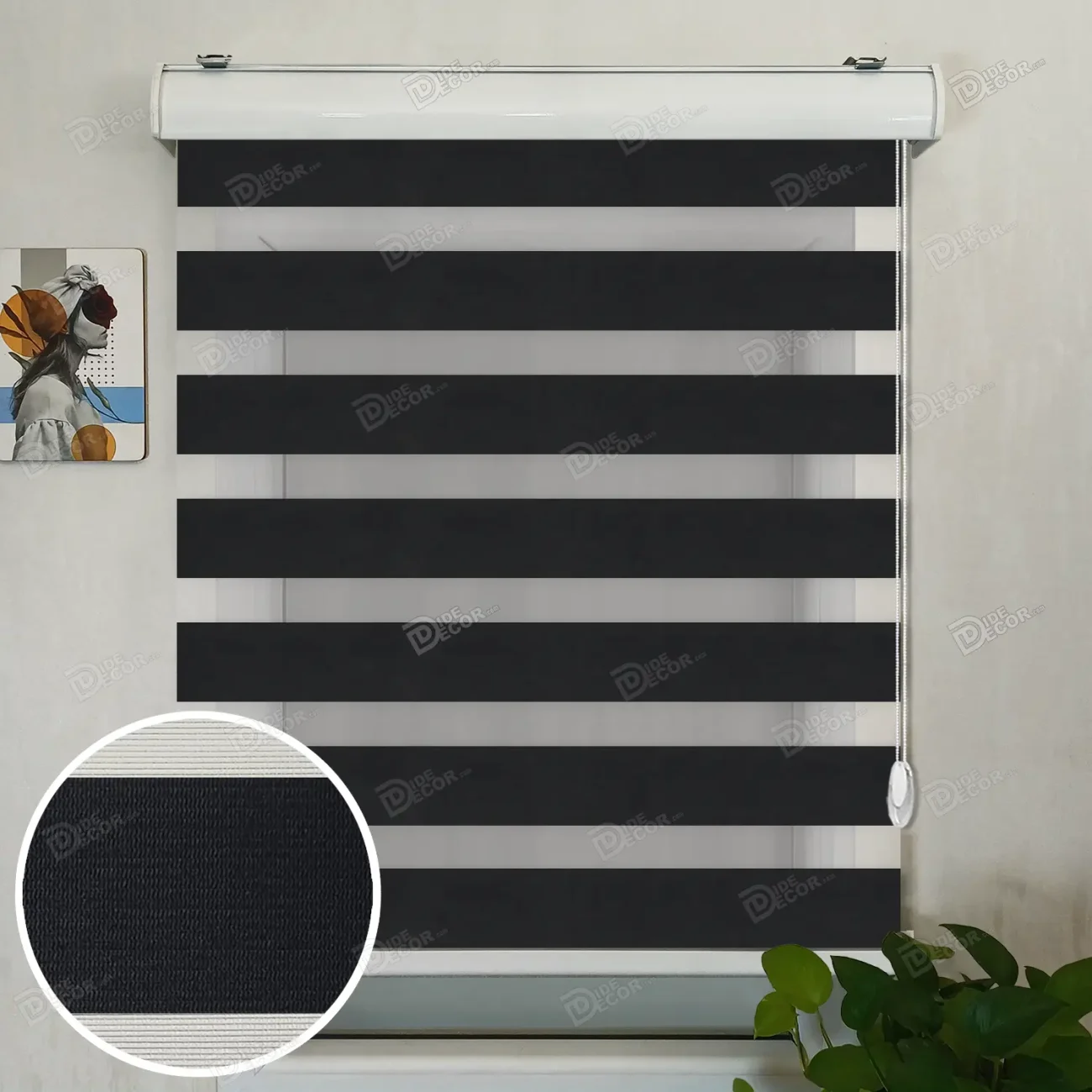 پرده زبرا طرح چوب کد T2952 با رنگ مشکی، ساده و بافت‌دار ظریف، مناسب برای دکوراسیون مدرن منزل یا محل کار.